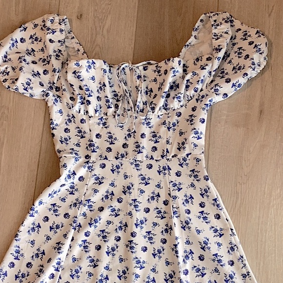 Floral Puff Sleeve Dress with Front Split Size S - Picture 9 of 10